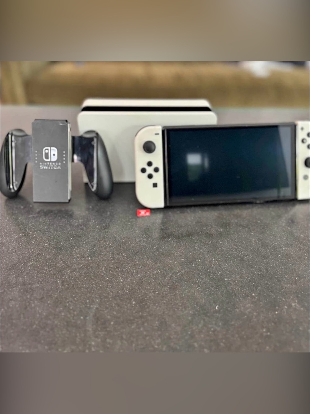 Nintendo Switch OLED - Picture 2 of 2